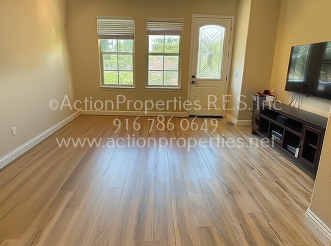 Building Photo - Gated Penryn Patio 2 Story Home, 3 Bedroom...