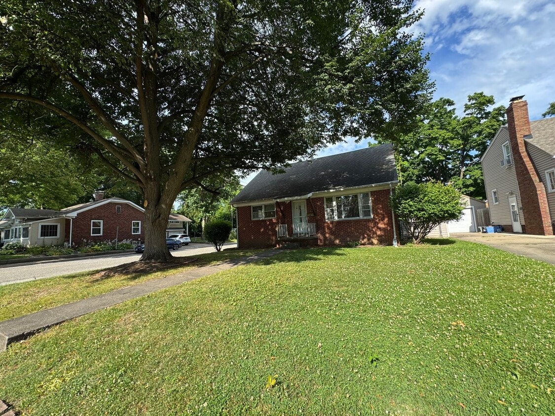 Primary Photo - Brick Charm: Spacious 3 Bed, 1 Bath Home w...