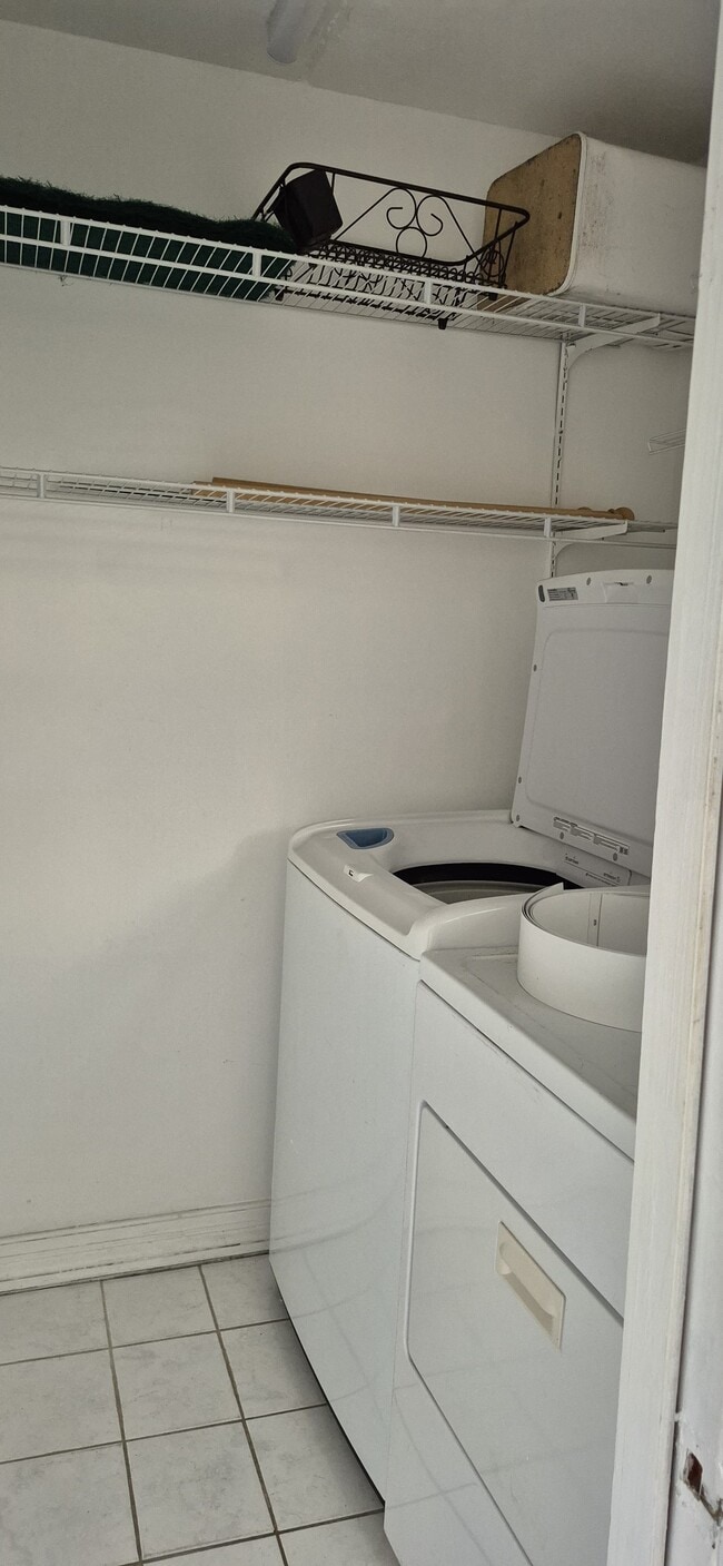 Building Photo - 2100 Springdale Blvd