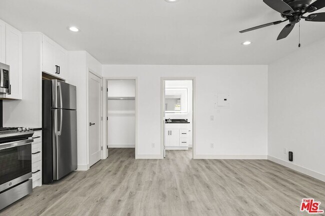 Foto del edificio - 1051 Gill Ave