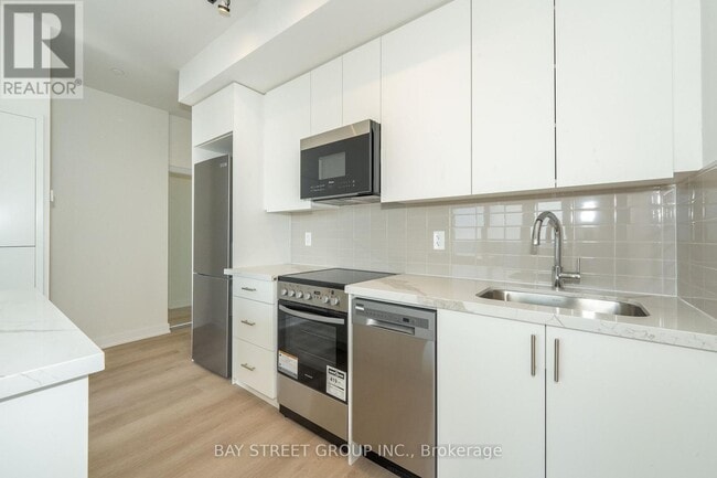 Building Photo - 15 Ellerslie Ave