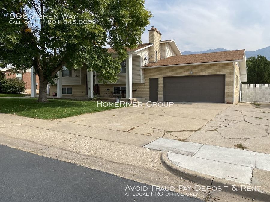 Primary Photo - Lovely 4 bedroom home in Layton for rent!!