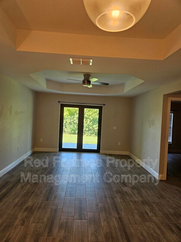 Foto del edificio - 5037 Centennial Blvd