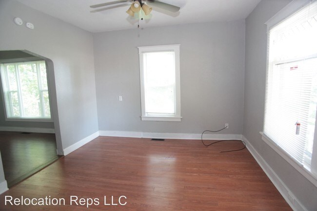 Building Photo - 3 br, 1 bath House - 611 Grand Ave.