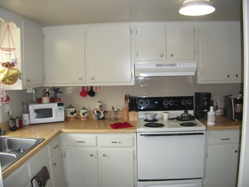 Building Photo - 5208 Lancelot Ln NW