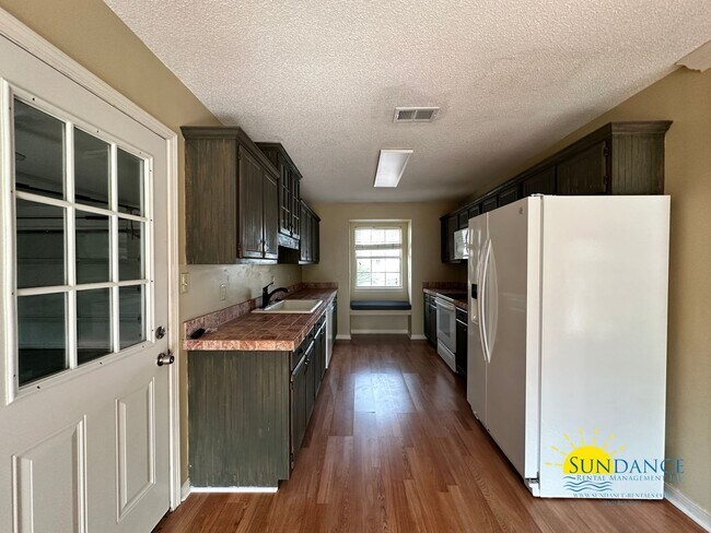 Building Photo - Beautiful 3 Bedroom Home in Mary Esther