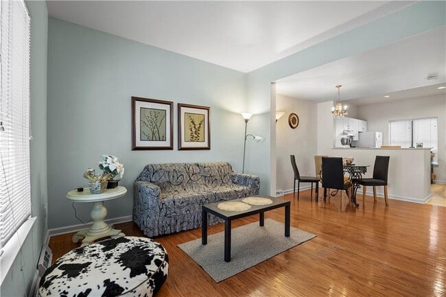 Building Photo - 51 S 17th St