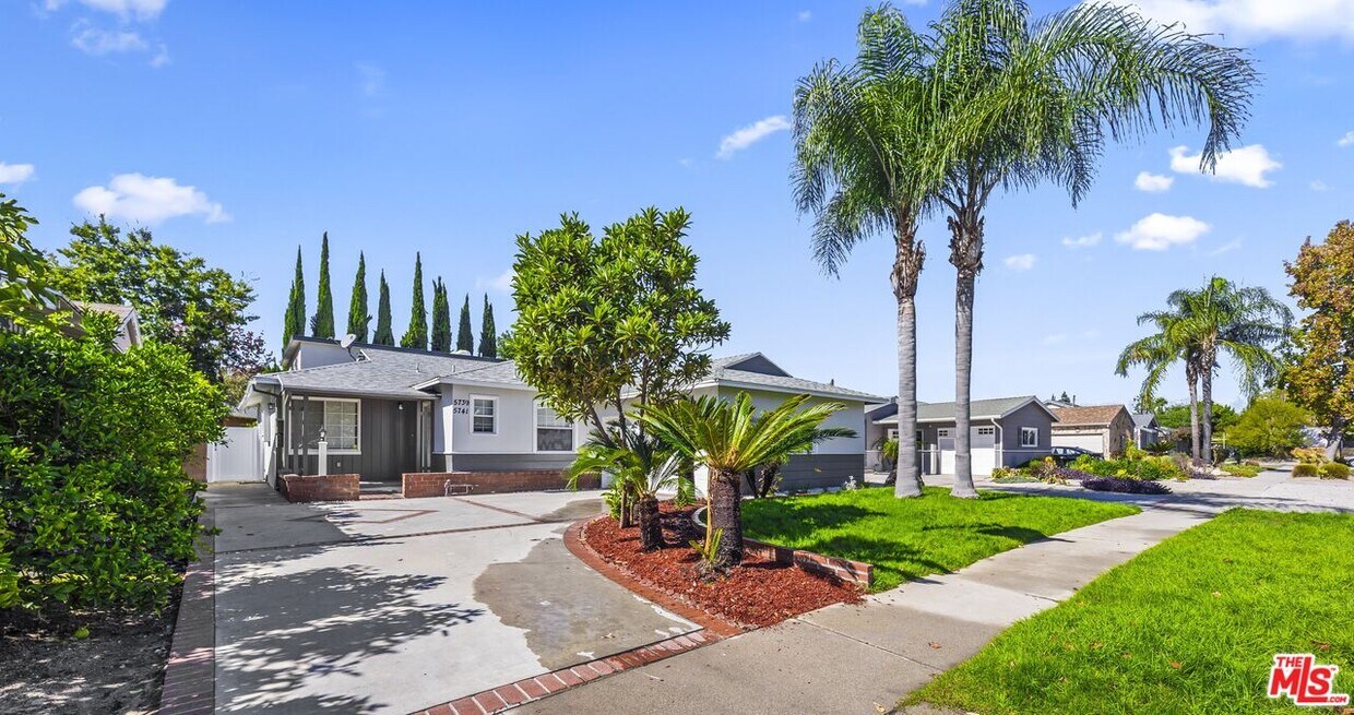 Foto principal - 5739 Simpson Ave