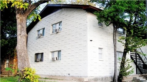 Primary Photo - Starrcrest Apartments