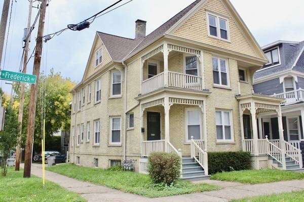 Foto del edificio - 2401 N Frederick Ave