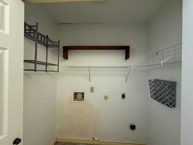 Building Photo - 7126 Fort Collins Dr