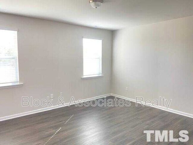 Building Photo - 132 Montasel Ct