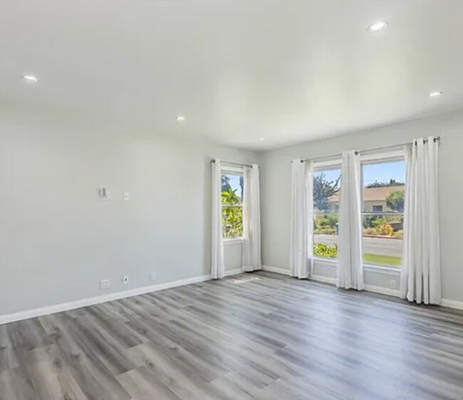 Foto del edificio - BEAUTIFUL 2 BEDROOM 2 BATH HOME