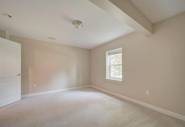 Foto del edificio - 18413 Cedar Dr