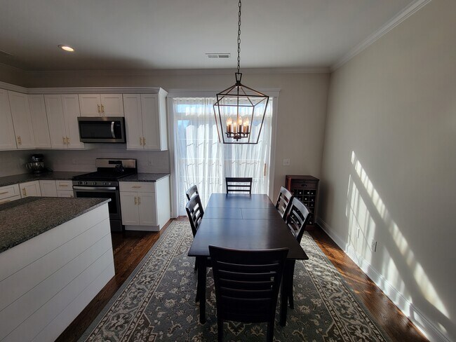 Foto del edificio - 149 Brentwood Ave