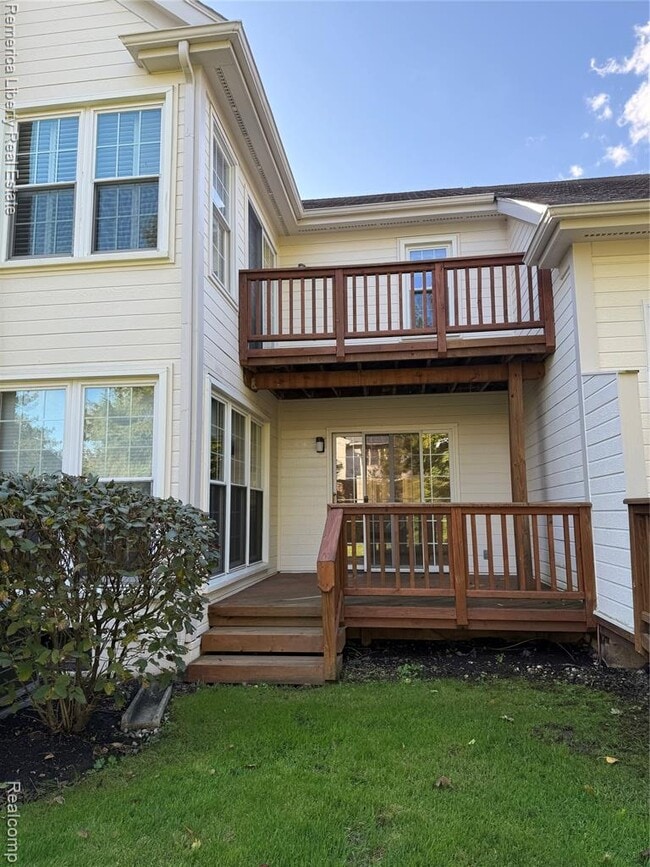 Building Photo - 39484 Village Run Dr