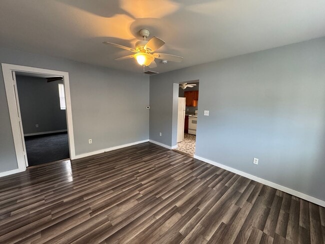 Photo - 119 W 39th St House