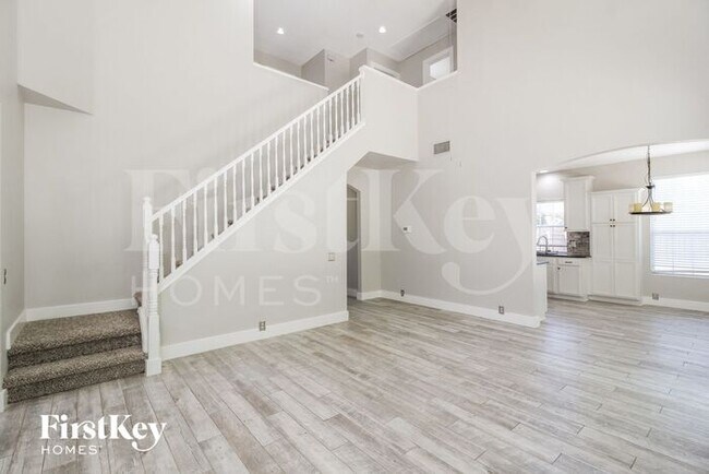 Foto del edificio - 3601 Creekview Ct