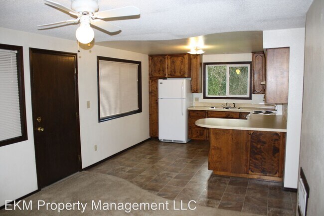 Building Photo - 2 br, 1 bath House - 1713 NE 99th St. B