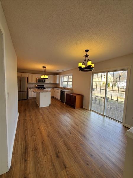 Foto del edificio - 3426 Chastain Glen Ln NE
