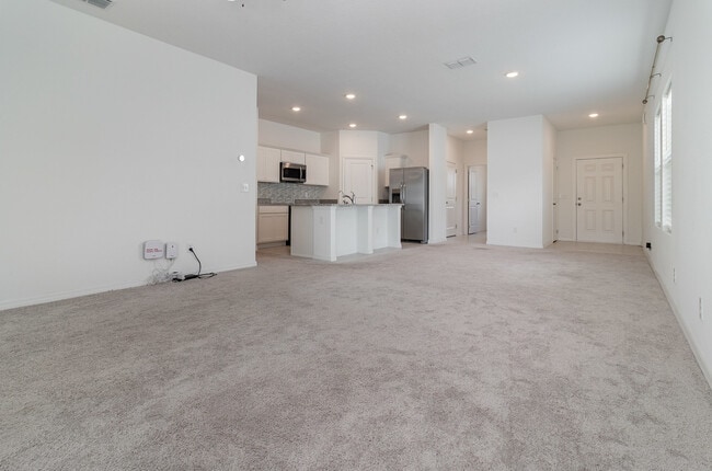 Building Photo - 5876 Bovine Dr