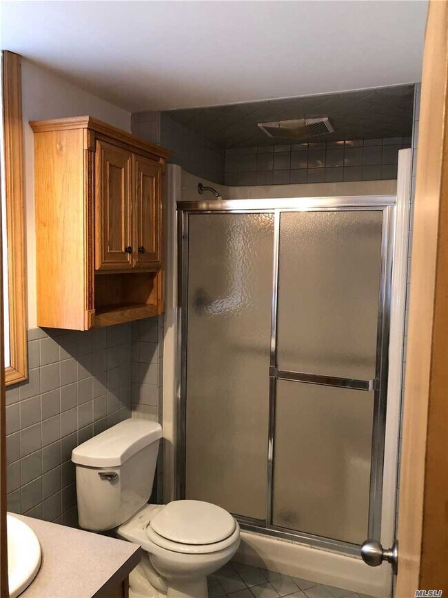 Foto del edificio - 280 River Rd