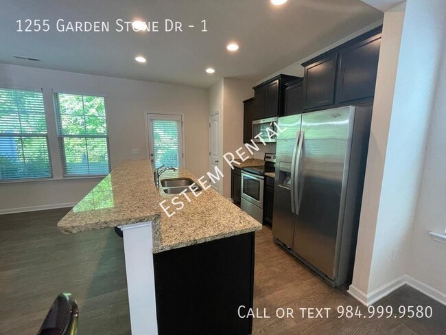 Building Photo - 1255 Garden Stone Dr