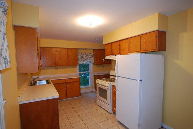 Kitchen - 146 Meadville St
