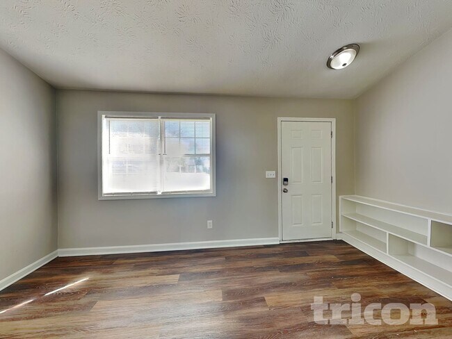 Foto del edificio - 868 Ashwood Crossing