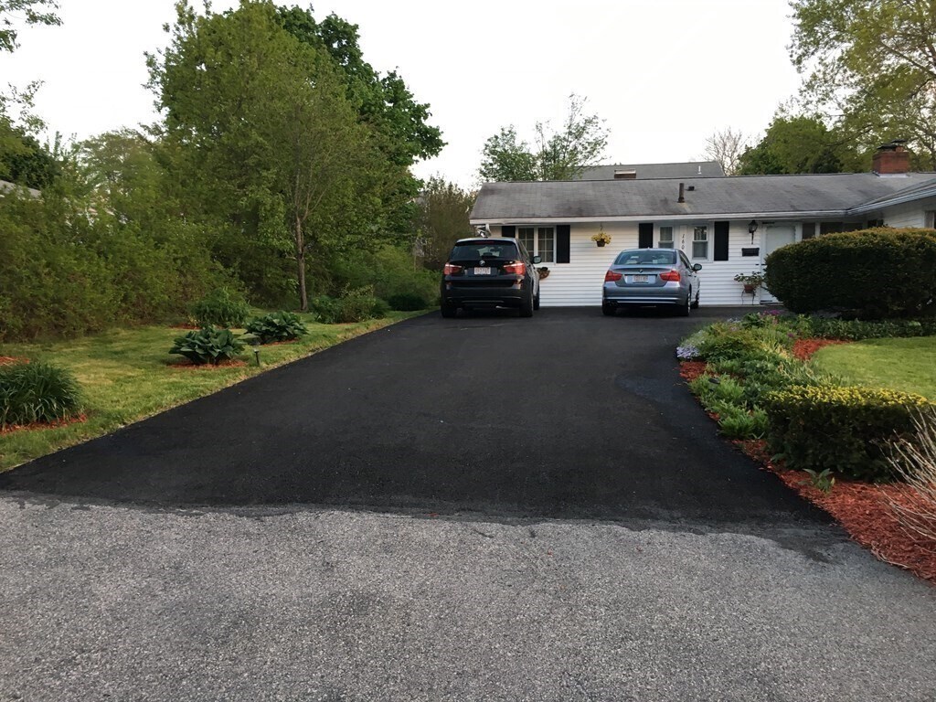 Primary Photo - 160 Richard Rd