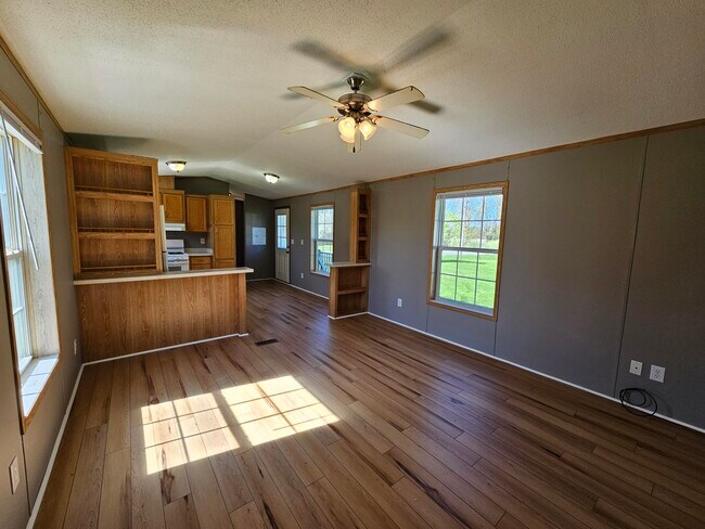 Foto del edificio - 56 Noble Ln