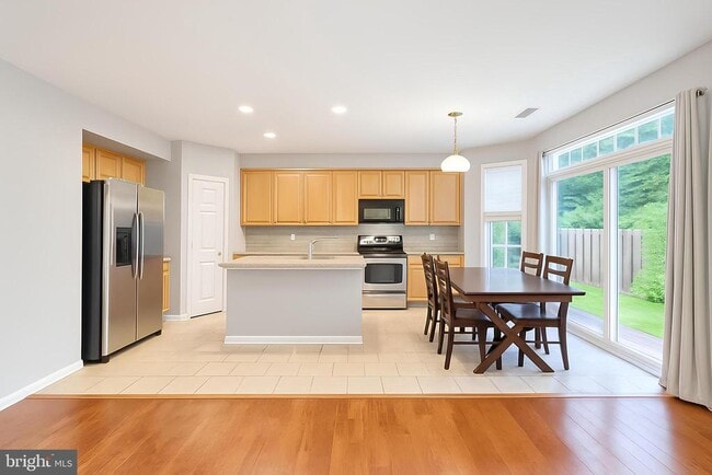 Building Photo - 4073 Britwell Pl