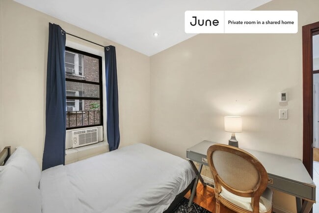 Building Photo - Room in Shared 4 bed/1 bath home
