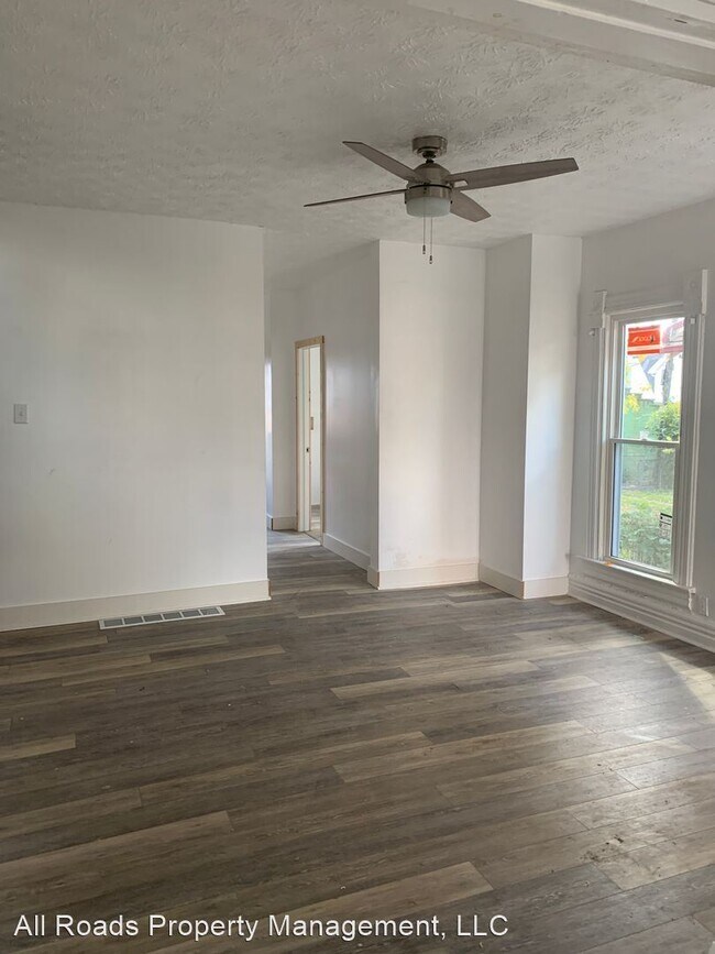 Building Photo - 3 br, 1 bath House - 1042 Huffman Ave