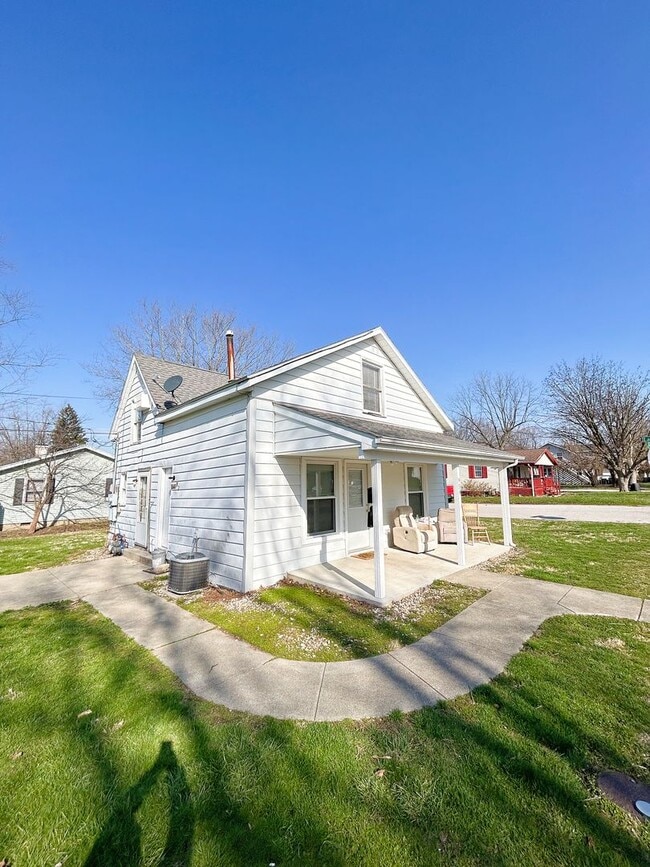 Building Photo - 954 S 24th St