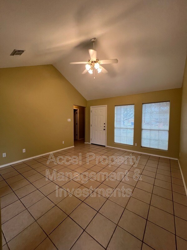 Foto del edificio - 4229 Flamingo Ave W
