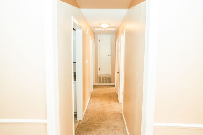 Building Photo - SOUTH BOSSIER!