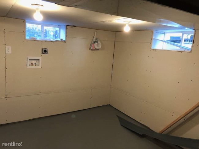 Building Photo - 2 br, 1 bath House - 2560 Adams St