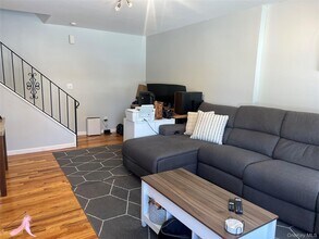 Building Photo - 20 Main St