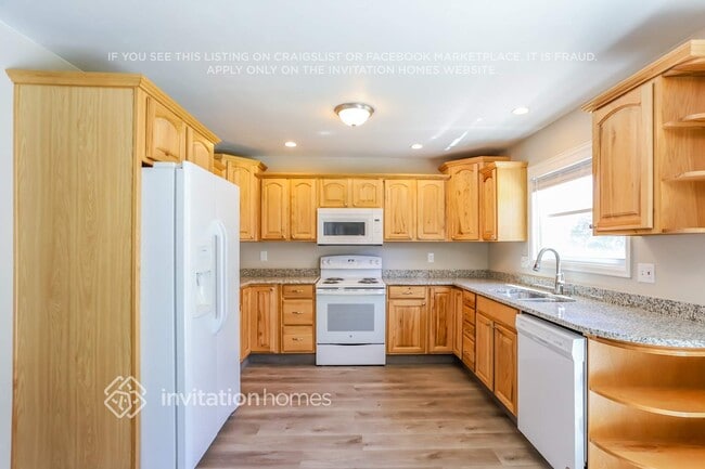 Building Photo - 1456 S Zeno St