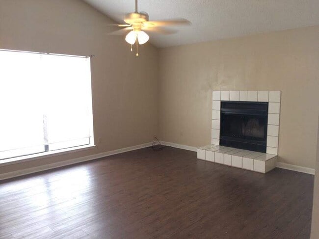 Building Photo - 1707 Shely St