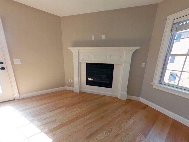 Building Photo - 109 Farwell St