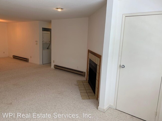 Building Photo - 2 br, 1 bath House - 4106 Factoria Blvd SE...