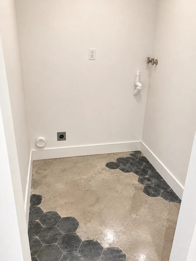 Cuarto de lavandería - 321 N Palm Dr