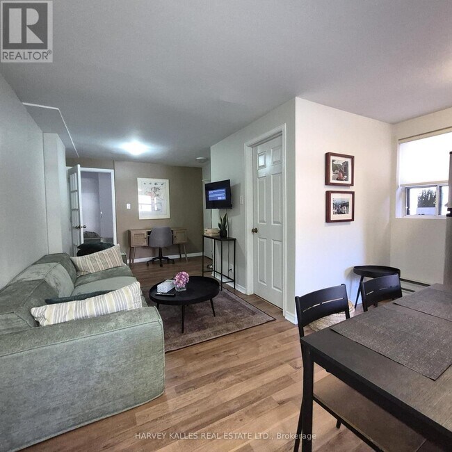 Photo du bâtiment - 127 Summerhill Ave