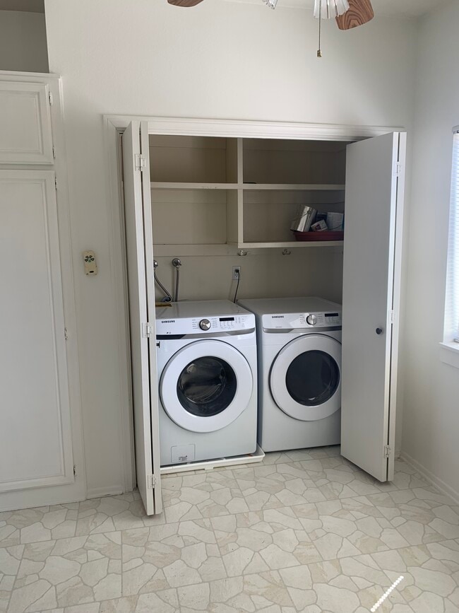 Building Photo - 19029 Nordhoff St