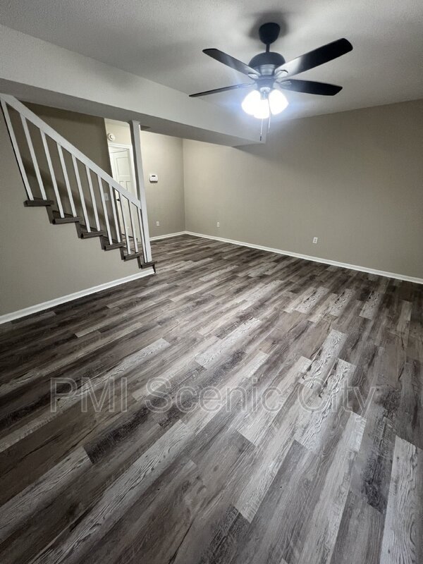 Foto del edificio - 1430 Stratton Pl Dr