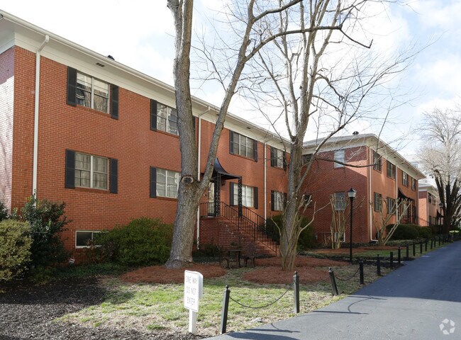 Building Photo - Peachtree Chase
