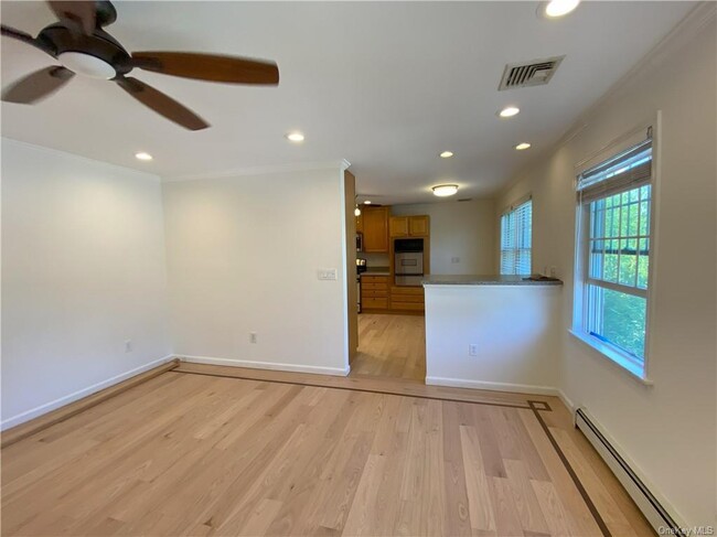 Building Photo - 420 5th St