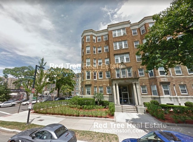 Building Photo - 231-235 Park Dr